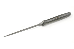 Full tang construction dagger