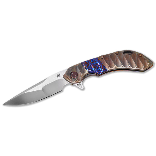 Olamic Wayfarer 247 – CTS-XHP Suna Blade, M. Irie Compound Grind, Antique, Timascus Inlay.