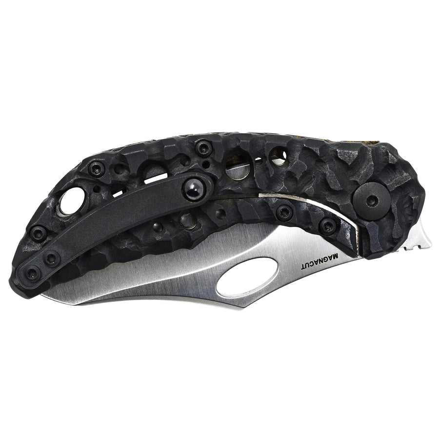 Olamic Busker Featherweight with Magnacut Semper blade and Aphotic Black Molten titanium handle – open view