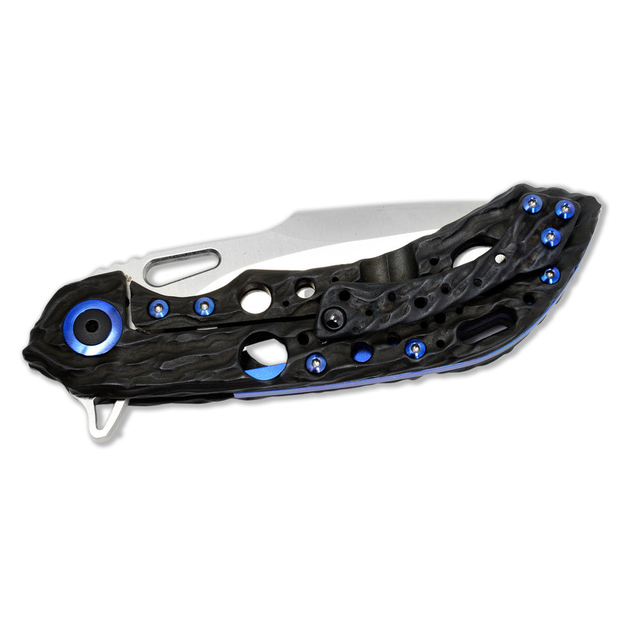 Olamic Wayfarer 247 FlowMolten with M390 Harpoon blade and Aphotic Black titanium handles – open view.