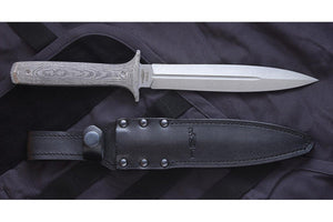 Comes with the leather sheath